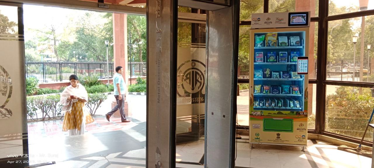 Orion 10 vending machine